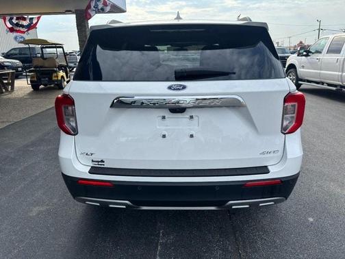 White 2023 Ford Explorer XLT