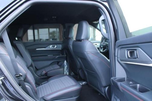 Agate Black Metallic 2026 Ford Explorer ST-Line