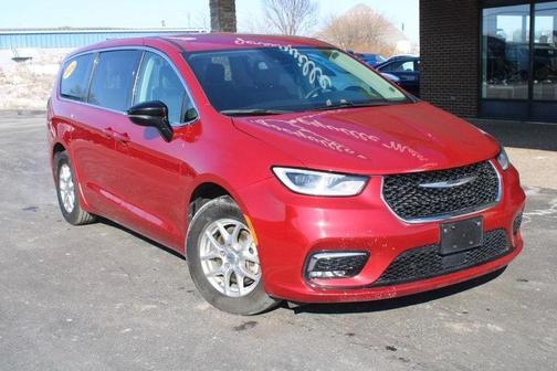 2024 Chrysler Pacifica Touring-L