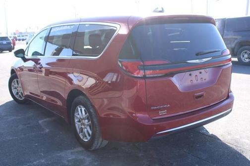 2024 Chrysler Pacifica Touring-L