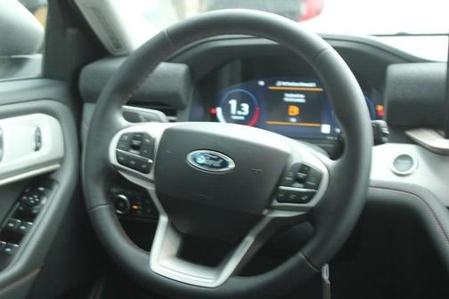 Star White 2026 Ford Explorer Active