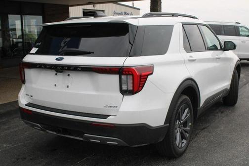 Star White 2026 Ford Explorer Active