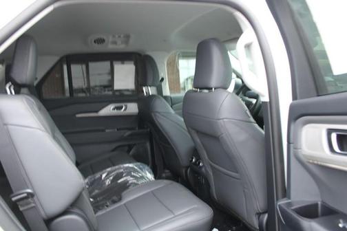 Star White 2026 Ford Explorer Active