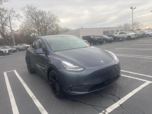 2022 Tesla Model Y Long Range Dual Motor All-Wheel Drive