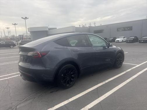 2022 Tesla Model Y Long Range Dual Motor All-Wheel Drive