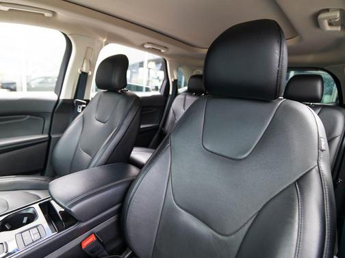 Agate Black Metallic 2019 Ford Edge Titanium