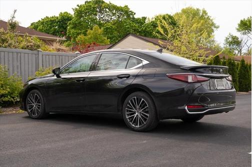 2022 Lexus ES 250 Base