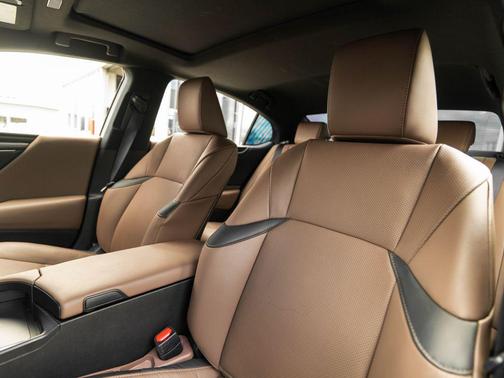 Obsidian 2025 Lexus ES 300h Base