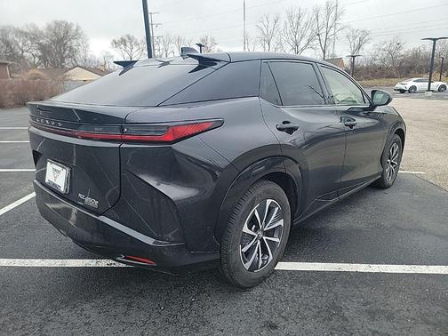 2023 Lexus RZ 450e Luxury