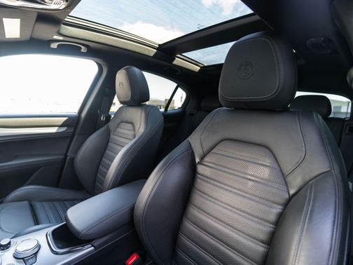 2024 Alfa Romeo Stelvio Veloce AWD