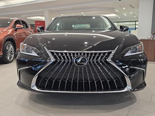 2025 Lexus ES 350 Base