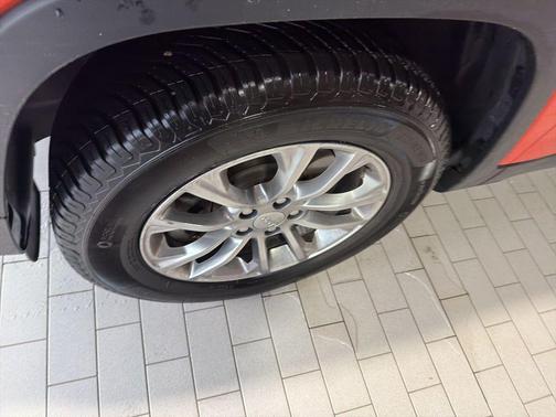 Spitfire Orange Clearcoat 2021 Jeep Cherokee Latitude Lux