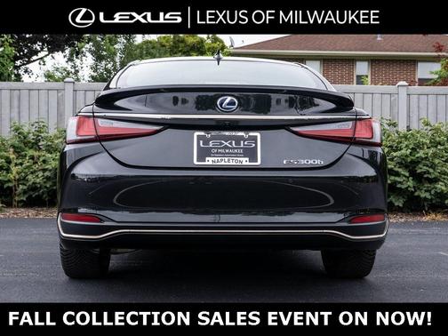 2022 Lexus ES 300h F SPORT