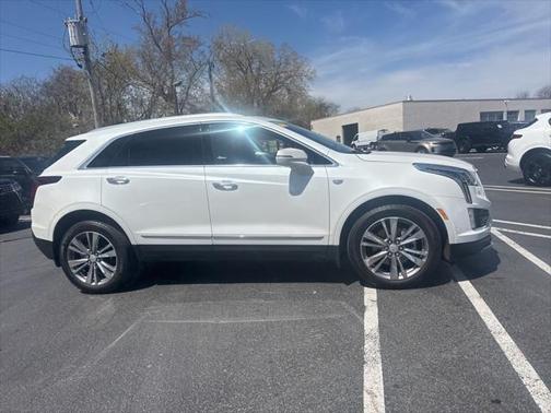 2022 Cadillac XT5 Premium Luxury