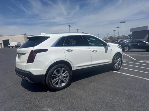2022 Cadillac XT5 Premium Luxury