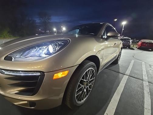 2017 Porsche Macan Base