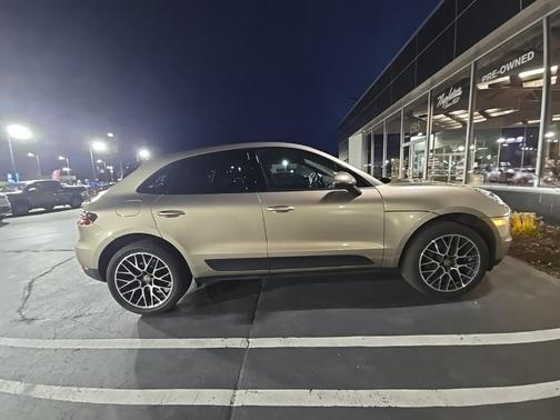 2017 Porsche Macan Base