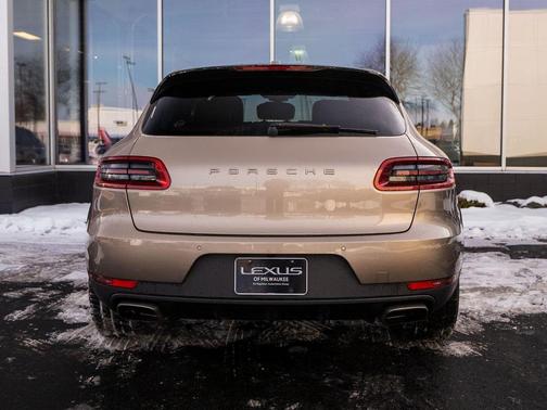 2017 Porsche Macan Base