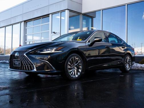 2023 Lexus ES 300h Ultra Luxury