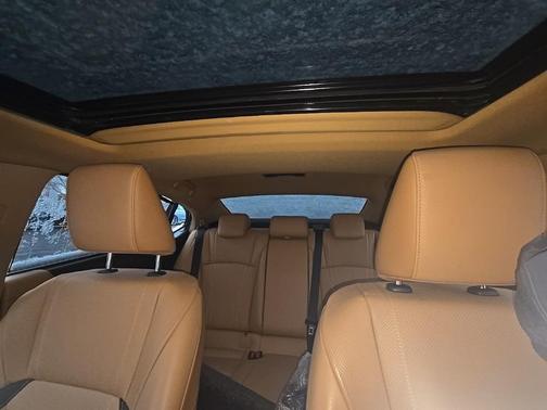 2023 Lexus ES 300h Ultra Luxury