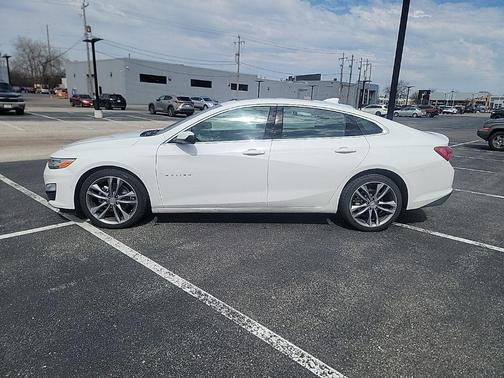 Summit White 2024 Chevrolet Malibu FWD 2LT