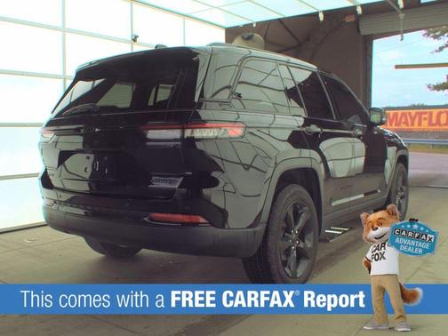 Diamond Black Crystal Pearlcoat 2023 Jeep Grand Cherokee Limited