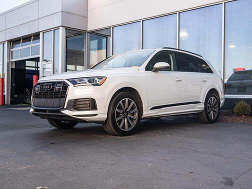 2023 Audi Q7 45 Premium Plus
