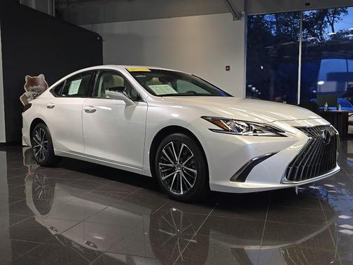 2024 Lexus ES 250 Base
