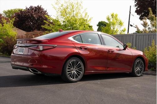 2022 Lexus ES 350 Base
