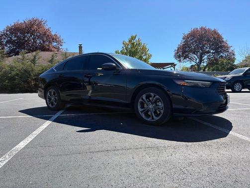 Crystal Black Pearl 2024 Honda Accord Hybrid EX-L