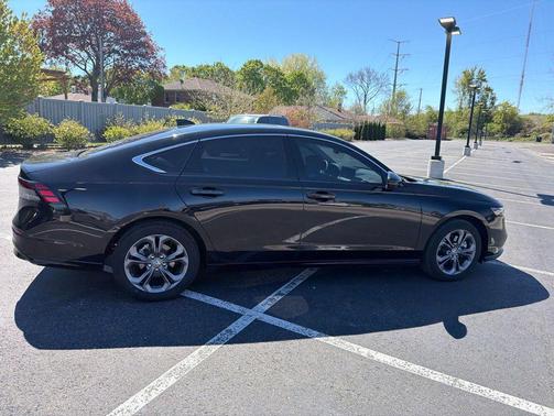 Crystal Black Pearl 2024 Honda Accord Hybrid EX-L