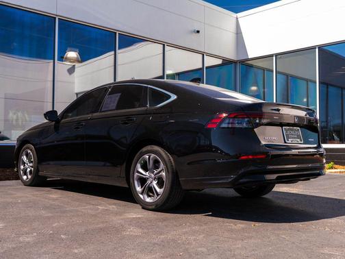Crystal Black Pearl 2024 Honda Accord Hybrid EX-L