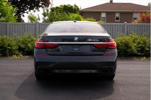 2018 BMW 740e xDrive iPerformance