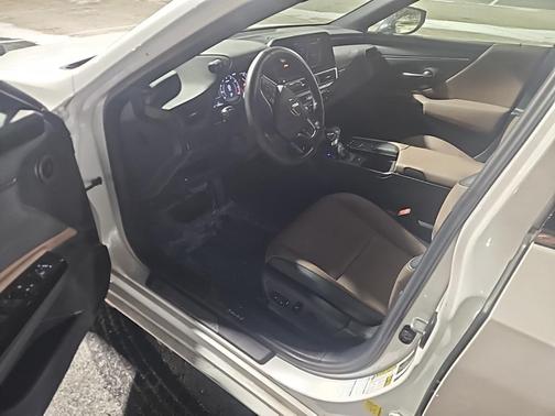 2022 Lexus ES 250 Base