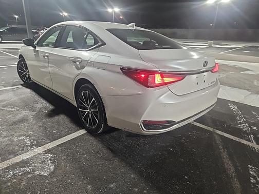 2022 Lexus ES 250 Base