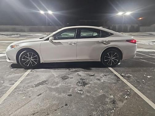 2022 Lexus ES 250 Base