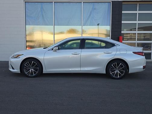 2023 Lexus ES 250 Base