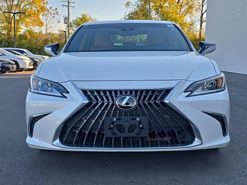 2023 Lexus ES 250 Base