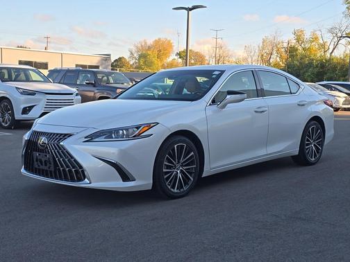 2023 Lexus ES 250 Base