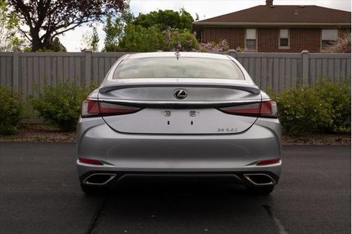 2022 Lexus ES 350 Base