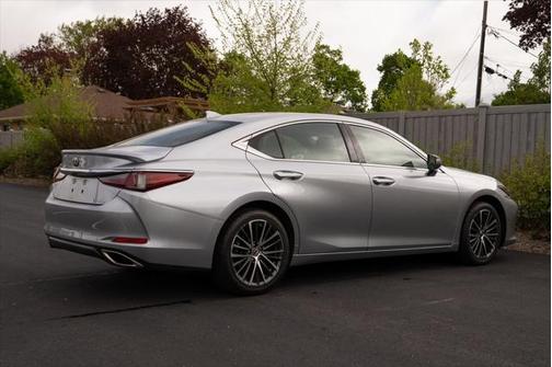 2022 Lexus ES 350 Base