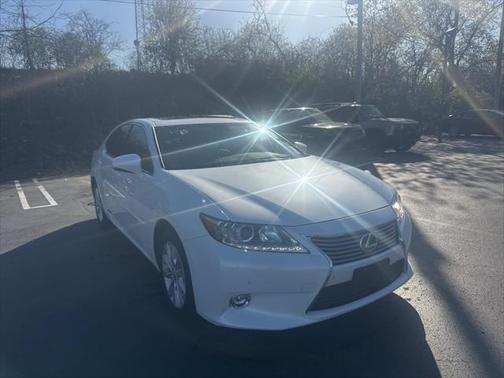 2015 Lexus ES 300h Base