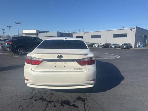2015 Lexus ES 300h Base