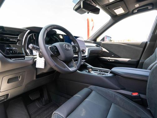 Wind Chill Pearl 2026 Lexus TX 350 Luxury