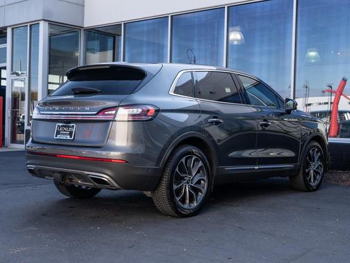 2021 Lincoln Nautilus Reserve