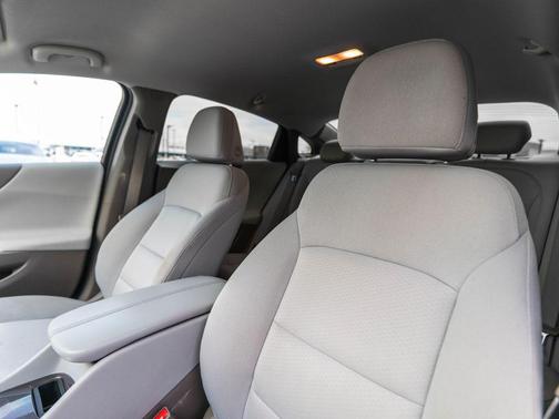 Summit White 2022 Chevrolet Malibu FWD LT