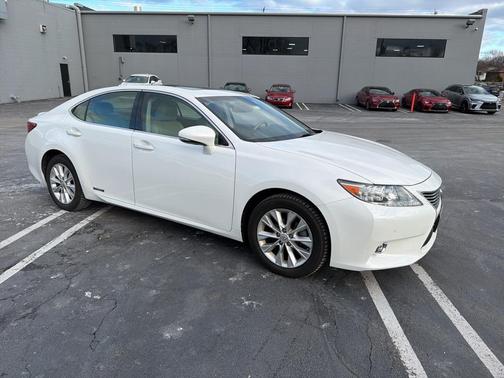 2014 Lexus ES 300h Base