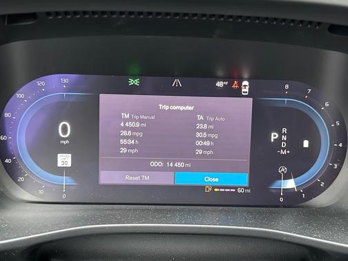 2023 Volvo XC40 B5 Plus Bright Theme