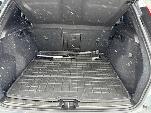 2023 Volvo XC40 B5 Plus Bright Theme