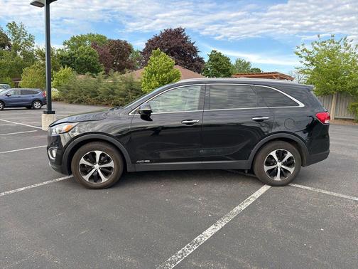 Ebony Black 2016 Kia Sorento EX